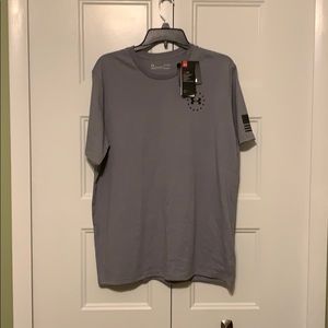 NWT Gray Under Armour Large Freedom T-Shirt